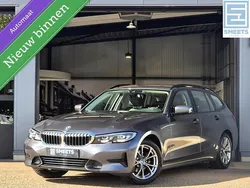 Grijs Gebruikt 2021 BMW 318 Executive Stationwagen | € 24.500 (Super prijs)