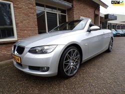 Grijs, metallic lak Gebruikt 2008 BMW 320 Cabriolet Executive Cabriolet | € 9.900 (Eerlijke prijs)