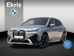 Oxidgrau metallic (grijs metallic) Gebruikt 2023 BMW iX Comfort Edition SUV | € 56.900 (Eerlijke prijs)