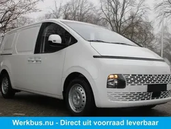 Wit Nieuw 2024 Hyundai Staria Van | € 27.950