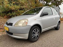 Grijs Gebruikt 1999 Toyota Yaris Terra Hatchback | € 999 (Eerlijke prijs)