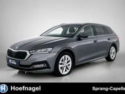 Grijs Gebruikt 2022 Skoda Octavia Style Stationwagen | € 24.500 (Eerlijke prijs)