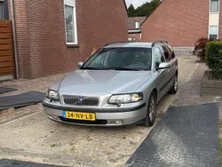 Grijs Gebruikt 2004 Volvo V70 Comfort Stationwagen | € 1.750 (Goede deal)