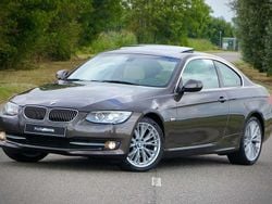 Bruin Gebruikt 2010 BMW 330 Coupé | € 22.950