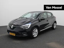 Zwart Gebruikt 2020 Renault Clio V Zen Hatchback | € 14.445 (Eerlijke prijs)