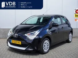 Zwart Gebruikt 2019 Toyota Aygo X-play Hatchback | € 10.480 (Eerlijke prijs)