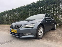Grijs Gebruikt 2017 Skoda Superb Business Line Stationwagen | € 7.950 (Duur)