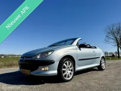 Grijs Gebruikt 2001 Peugeot 206 CC Cabriolet | € 1.299 (Eerlijke prijs)