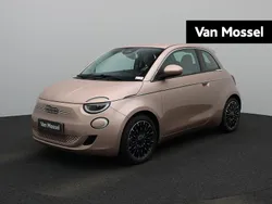 Roze Gebruikt 2023 Fiat 500e La Prima Hatchback | € 23.900 (Eerlijke prijs)