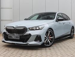 Grijs Nieuw 2025 BMW 530e Comfort Edition Sedan | € 86.921 (Eerlijke prijs)