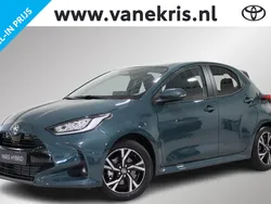 Groen, metallic lak Nieuw 2025 Toyota Yaris Hybrid Comfort Hatchback | € 30.830 (Eerlijke prijs)