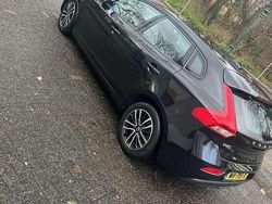 Gebruikt 2017 Volvo V40 Sedan | € 18.000 (Eerlijke prijs)