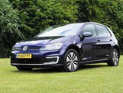 Blauw Gebruikt 2020 VW e-Golf Hatchback | € 12.250 (Eerlijke prijs)