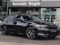 Zwart Gebruikt 2022 BMW 330e Sport Line Stationwagen | € 35.950 (Eerlijke prijs)