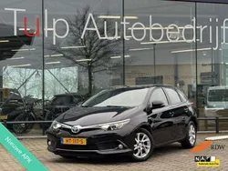 Zwart Gebruikt 2015 Toyota Auris Hybrid Hatchback | € 14.749 (Iets duurder)