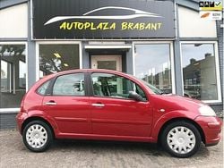 Rood Gebruikt 2003 Citroën C3 Exclusive Hatchback | € 1.299 (Eerlijke prijs)