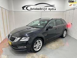 Zwart (metallic) Gebruikt 2018 Skoda Octavia Business Line Stationwagen | € 13.999 (Super prijs)