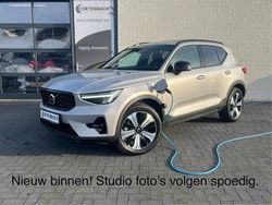 Zilver (metallic) Gebruikt 2023 Volvo XC40 Ultimate SUV | € 41.990 (Iets duurder)