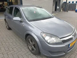 Grijs Gebruikt 2006 Opel Astra Executive Hatchback | € 1.299 (Eerlijke prijs)
