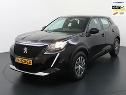 Zwart, metallic lak Gebruikt 2022 Peugeot e-2008 Active SUV | € 19.975 (Eerlijke prijs)