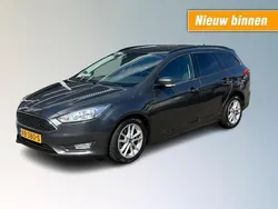 Grijs Gebruikt 2017 Ford Focus Titanium Sedan | € 7.350 (Eerlijke prijs)