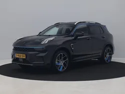 Zwart, metallic lak Gebruikt 2023 Lynk & Co 01 SUV | € 25.900 (Eerlijke prijs)
