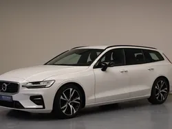 Wit Gebruikt 2019 Volvo V60 R-Design Stationwagen | € 27.900 (Iets duurder)