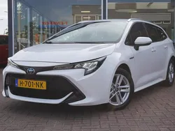 Wit Gebruikt 2020 Toyota Corolla Business Edition Stationwagen | € 17.950 (Eerlijke prijs)