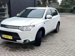 Wit Gebruikt 2015 Mitsubishi Outlander P-HEV Stationwagen | € 12.850 (Goede deal)