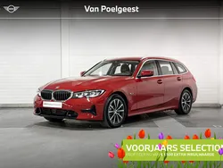 Melbourne rot metallic (rood metallic) Gebruikt 2021 BMW 330e Basis Stationwagen | € 35.900 (Goede deal)