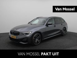 Grijs Gebruikt 2021 BMW 318 Executive Stationwagen | € 31.940 (Iets duurder)