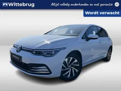 Wit Gebruikt 2022 VW Golf VIII Style Hatchback | € 25.950 (Goede deal)