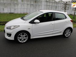 Wit Gebruikt 2008 Mazda 2 Hatchback | € 4.900 (Eerlijke prijs)