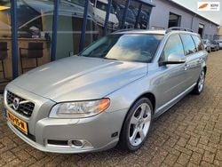 Grijs (metallic) Gebruikt 2011 Volvo V70 R-Design Stationwagen | € 14.945 (Goede deal)