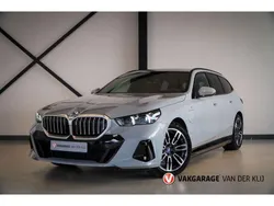 Grijs Gebruikt 2024 BMW 530 M Sport Stationwagen | € 63.950