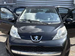 Zwart Gebruikt 2011 Peugeot 107 Hatchback | € 1.900 (Eerlijke prijs)
