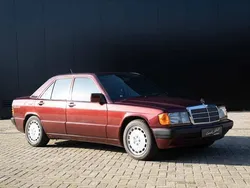 Rood Gebruikt 1992 Mercedes 190 Avantgarde Sedan | € 14.250