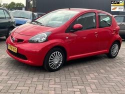 Rood Gebruikt 2007 Toyota Aygo Hatchback | € 1.400 (Super prijs)