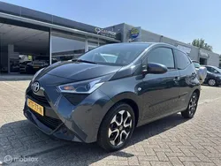 Grijs Gebruikt 2021 Toyota Aygo Hatchback | € 10.999 (Goede deal)