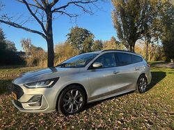 Grijs Gebruikt 2023 Ford Focus ST-Line Stationwagen | € 19.950 (Eerlijke prijs)
