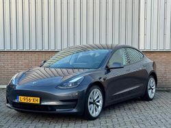 Grijs Gebruikt 2021 Tesla Model 3 Standard Range Sedan | € 24.950 (Eerlijke prijs)