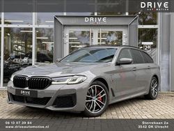 Grijs Gebruikt 2022 BMW 530 Comfort Edition Stationwagen | € 37.500 (Eerlijke prijs)