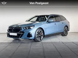 Bmw individual manhattan metallic (metallic) Nieuw 2025 BMW 550e M Sport Stationwagen | € 120.985 (Duur)