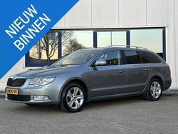 Grijs Gebruikt 2013 Skoda Superb Ambition Stationwagen | € 4.950