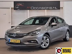 Bruin Gebruikt 2017 Opel Astra Edition+ Hatchback | € 8.995 (Eerlijke prijs)