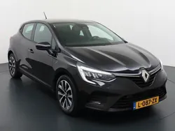 Zwart Gebruikt 2021 Renault Clio V Play Hatchback | € 13.900 (Iets duurder)