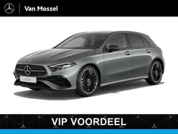 Zwart Nieuw 2025 Mercedes A180 AMG line Hatchback | € 55.345