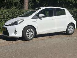 Wit Gebruikt 2014 Toyota Yaris Hybrid MPV | € 11.950 (Eerlijke prijs)