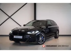 Zwart Gebruikt 2022 BMW 530 M Sport Stationwagen | € 46.950 (Eerlijke prijs)