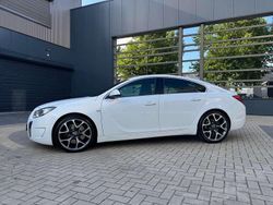 Wit Gebruikt 2012 Opel Insignia OPC Hatchback | € 12.299 (Eerlijke prijs)